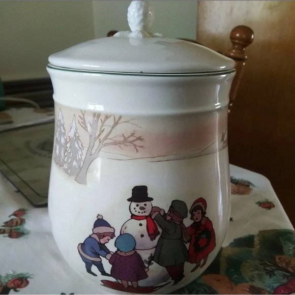 Hallmark Merry Time of Year Canister/Cookie Jar  Winter Snowman 8” X 4.75” - Picture 1 of 9
